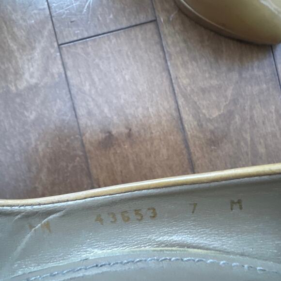 Stuart Weitzman Peep Toe Genuine Patent Leather Platform Heels 4.5” Size 7 - Picture 9 of 11